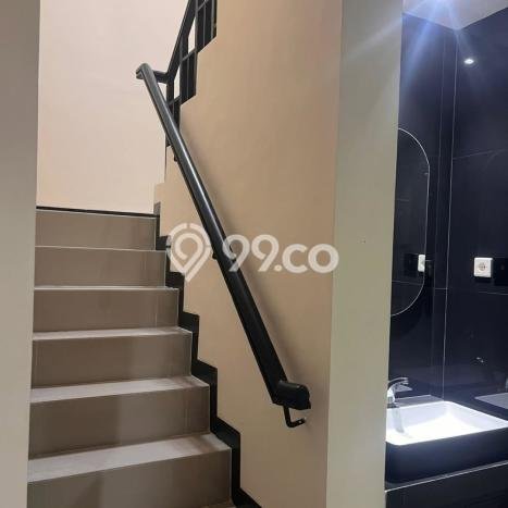 For Sale! Premium House LT 168m2 Desain Modern di Raya Darmo For Sale! Premium House LT 168m2 Desain Modern di Raya Darmo
