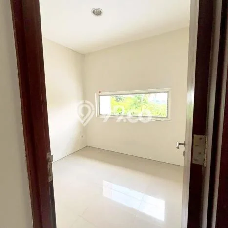 Dijual Cepat Rumah Bagus Siap Huni LB 139m2 di Wiyung, Surabaya Dijual Cepat Rumah Bagus Siap Huni LB 139m2 di Wiyung, Surabaya