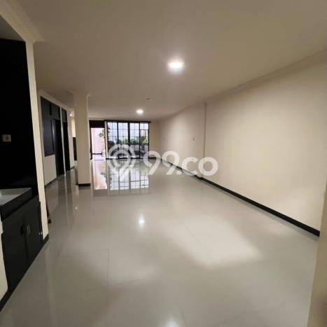 For Sale! Premium House LT 168m2 Desain Modern di Raya Darmo For Sale! Premium House LT 168m2 Desain Modern di Raya Darmo