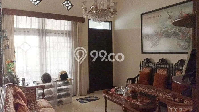 Rumah Luxury Modern Tanpa Renovasi di Manyar Surabaya Rumah Luxury Modern Tanpa Renovasi di Manyar Surabaya