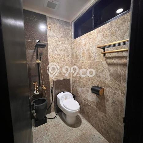For Sale! Premium House LT 168m2 Desain Modern di Raya Darmo For Sale! Premium House LT 168m2 Desain Modern di Raya Darmo