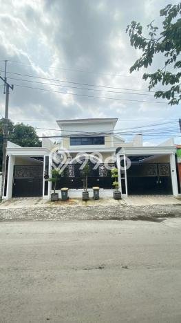 Ready to Use! Luxury House LT 482m2 Desain Elegan di Karangpilang Ready to Use! Luxury House LT 482m2 Desain Elegan di Karangpilang