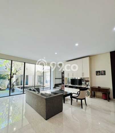 Rumah Elit LB 500m2 Siap Pakai Desain Elegan di Dukuh Kupang, Surabaya Rumah Elit LB 500m2 Siap Pakai Desain Elegan di Dukuh Kupang, Surabaya