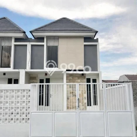 Rumah Luas Asri 2 KT Siap Pakai di Medokan Ayu Surabaya Rumah Luas Asri 2 KT Siap Pakai di Medokan Ayu Surabaya