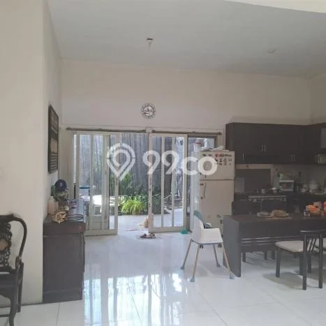 Dijual Hunian Rumah Nyaman 5 Kamar di Wonorejo, Surabaya Dijual Hunian Rumah Nyaman 5 Kamar di Wonorejo, Surabaya