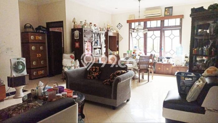 Rumah Luxury Modern Tanpa Renovasi di Manyar Surabaya Rumah Luxury Modern Tanpa Renovasi di Manyar Surabaya