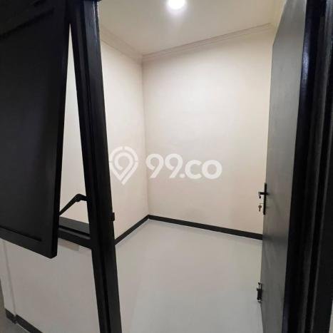 For Sale! Premium House LT 168m2 Desain Modern di Raya Darmo For Sale! Premium House LT 168m2 Desain Modern di Raya Darmo