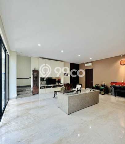 Rumah Elit LB 500m2 Siap Pakai Desain Elegan di Dukuh Kupang, Surabaya Rumah Elit LB 500m2 Siap Pakai Desain Elegan di Dukuh Kupang, Surabaya