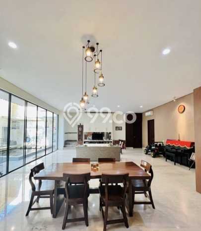 Rumah Elit LB 500m2 Siap Pakai Desain Elegan di Dukuh Kupang, Surabaya Rumah Elit LB 500m2 Siap Pakai Desain Elegan di Dukuh Kupang, Surabaya