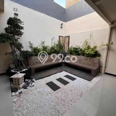 For Sale! Premium House LT 168m2 Desain Modern di Raya Darmo For Sale! Premium House LT 168m2 Desain Modern di Raya Darmo