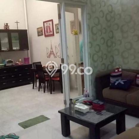 Rumah Luas Asri 5 KT Siap Huni di Manyar Surabaya Rumah Luas Asri 5 KT Siap Huni di Manyar Surabaya