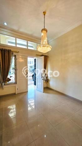 Rumah Luxury Modern Siap Huni di Raya A Yani Surabaya Rumah Luxury Modern Siap Huni di Raya A Yani Surabaya