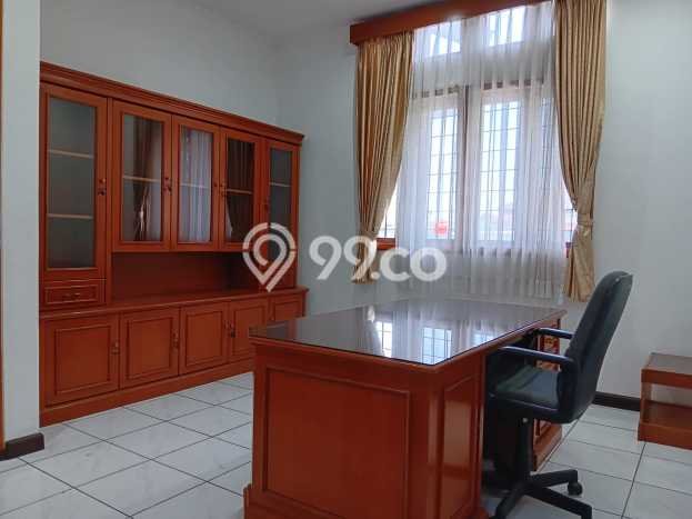 Disewakan Rumah Murah di Geger Kalong Bandung dengan 5 Kamar Tidur Disewakan Rumah Murah di Geger Kalong Bandung dengan 5 Kamar Tidur