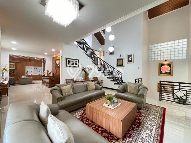 KESEMPATAN TERBAIK! Rumah area Ciumbuleuit, 5 KT, Siap Huni, Luas 530m² LB 350m² KESEMPATAN TERBAIK! Rumah area Ciumbuleuit, 5 KT, Siap Huni, Luas 530m² LB 350m²