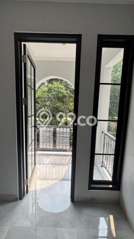 Ready to Use! Luxury House LT 180m2 Desain Elegan di Sektor 9-Bintaro Ready to Use! Luxury House LT 180m2 Desain Elegan di Sektor 9-Bintaro