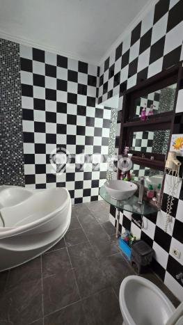 Sewa Rumah Murah di Pakuwon CIty Surabaya Punya 4 KT Sewa Rumah Murah di Pakuwon CIty Surabaya Punya 4 KT