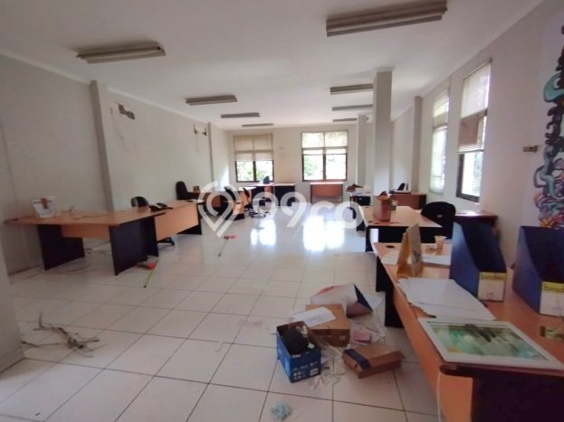LOKASI STRATEGIS! Kantor Disewakan Kawasan , Luas 445m2m², Kawasan Ramai LOKASI STRATEGIS! Kantor Disewakan Kawasan , Luas 445m2m², Kawasan Ramai