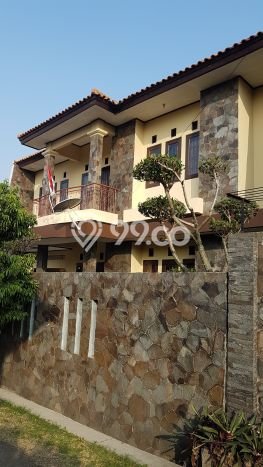Rumah Elit Modern Tanpa Renovasi di Gunung Batu Bandung Rumah Elit Modern Tanpa Renovasi di Gunung Batu Bandung