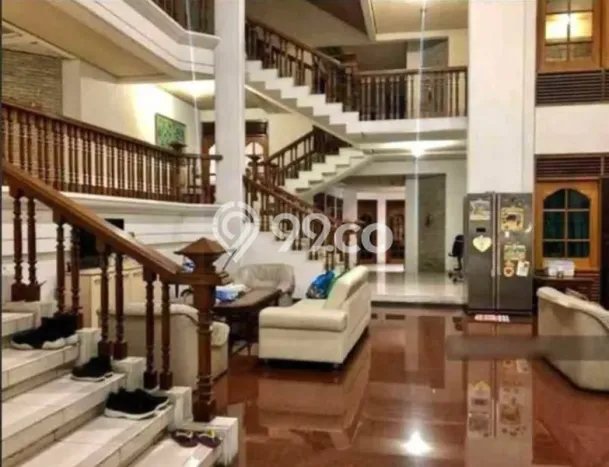 Jual Rumah Luas Megah Dengan View Cantik di Raya Darmo, Surabaya Jual Rumah Luas Megah Dengan View Cantik di Raya Darmo, Surabaya