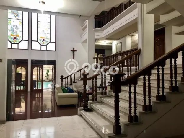 Jual Rumah Luas Megah Dengan View Cantik di Raya Darmo, Surabaya Jual Rumah Luas Megah Dengan View Cantik di Raya Darmo, Surabaya