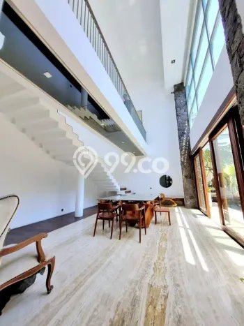 Rumah Mewah LB 760m2 Siap Huni Desain Elegan di Pakuwon City, Surabaya Rumah Mewah LB 760m2 Siap Huni Desain Elegan di Pakuwon City, Surabaya