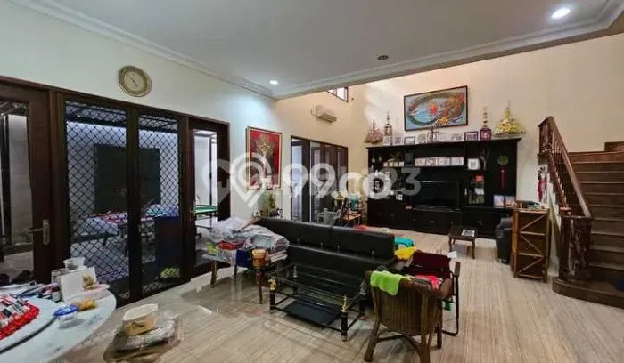 Rumah Mewah LB 350m2 Siap Huni Desain Elegan di Citraland, Surabaya Rumah Mewah LB 350m2 Siap Huni Desain Elegan di Citraland, Surabaya