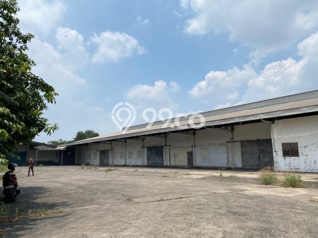 Disewakan Gudang di Narogong, Luas 4000m², Area Komersial Disewakan Gudang di Narogong, Luas 4000m², Area Komersial