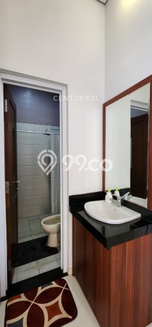 Rumah Elit LB 300m2 Siap Pakai Desain Elegan di Sariwangi, Bandung Rumah Elit LB 300m2 Siap Pakai Desain Elegan di Sariwangi, Bandung