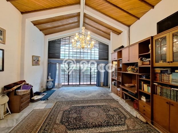Hunian Mewah LB 411m2 Siap Pakai Desain Elegan di Sarijadi, Bandung Hunian Mewah LB 411m2 Siap Pakai Desain Elegan di Sarijadi, Bandung