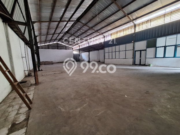 Disewakan Gudang di Kawasan Ramai Holis Cigondewah Luas 480m2 Disewakan Gudang di Kawasan Ramai Holis Cigondewah Luas 480m2