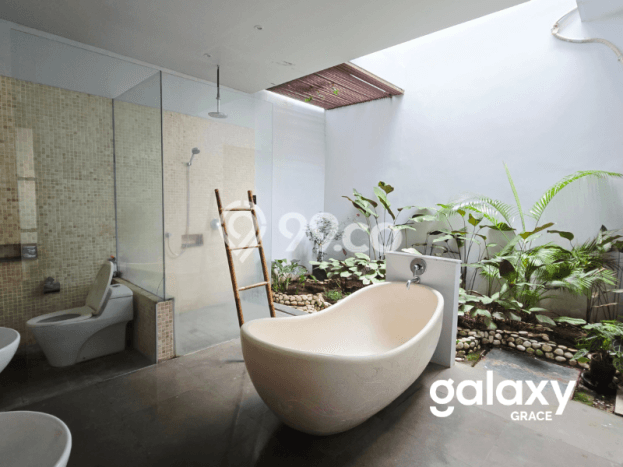 FOR SALE! Vila Kawasan , Luas 300m2m², Lokasi Premium FOR SALE! Vila Kawasan , Luas 300m2m², Lokasi Premium