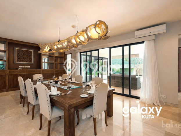 Vila di , Dimensi 723m2m², Area Strategis untuk usaha Vila di , Dimensi 723m2m², Area Strategis untuk usaha