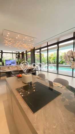 Rumah di Kawasan Summarecon Bandung, Area Elite LT 612m2m² Rumah di Kawasan Summarecon Bandung, Area Elite LT 612m2m²