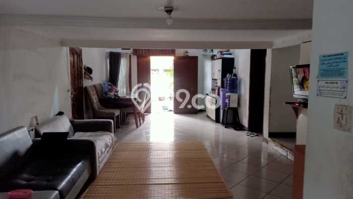 For Sale Rumah 4 Kamar Lokasi Strategis Nyaman dan Strategis di Babakan Ciparay For Sale Rumah 4 Kamar Lokasi Strategis Nyaman dan Strategis di Babakan Ciparay