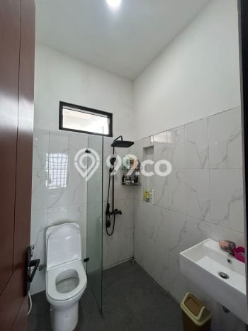 Vila Kawasan , Area 480m2m², Lokasi Strategis Vila Kawasan , Area 480m2m², Lokasi Strategis