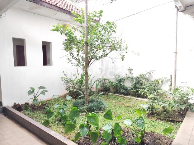 Rumah Elit Modern Siap Huni di Setiabudi Bandung Rumah Elit Modern Siap Huni di Setiabudi Bandung
