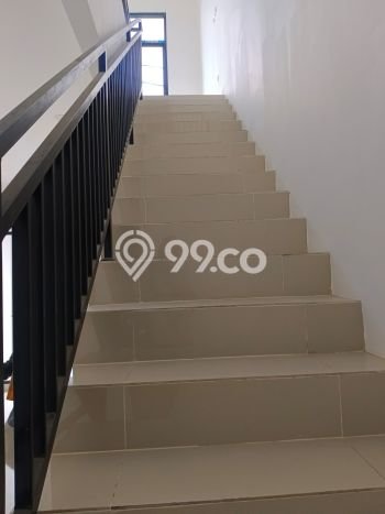 Lokasi Strategis! Dijual Ruko Bisnis di Karawaci, Tangerang Kondisi Bagus Lokasi Strategis! Dijual Ruko Bisnis di Karawaci, Tangerang Kondisi Bagus