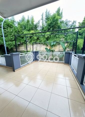 Rumah Mewah LB 100m2 Siap Huni Desain Elegan di BSD Nusaloka, Tangerang Rumah Mewah LB 100m2 Siap Huni Desain Elegan di BSD Nusaloka, Tangerang