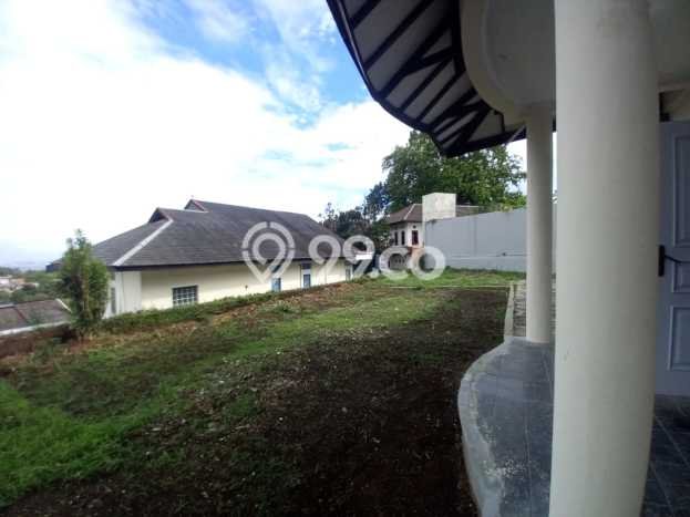 Rumah Luxury Modern Siap Huni di Setiabudi Bandung Rumah Luxury Modern Siap Huni di Setiabudi Bandung