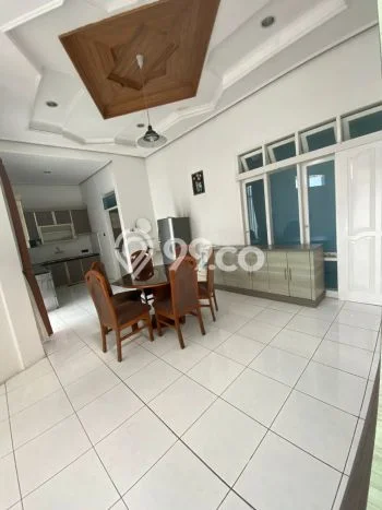 Disewakan! Rumah 4 Kamar Tidur &
3 Kamar Mandi di Cipaganti, Bandung Disewakan! Rumah 4 Kamar Tidur &
3 Kamar Mandi di Cipaganti, Bandung