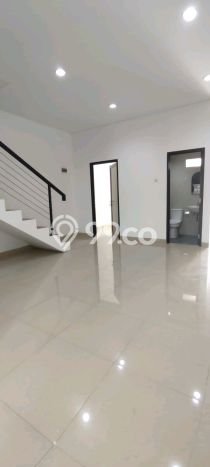 Lokasi strategis! Rumah siap huni dikontrakkan di Sukasari LB 120m2 Lokasi strategis! Rumah siap huni dikontrakkan di Sukasari LB 120m2