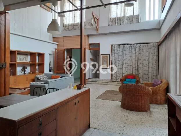 Sewa Rumah Murah di Setra Sari Bandung Punya 7 Kamar Tidur Sewa Rumah Murah di Setra Sari Bandung Punya 7 Kamar Tidur