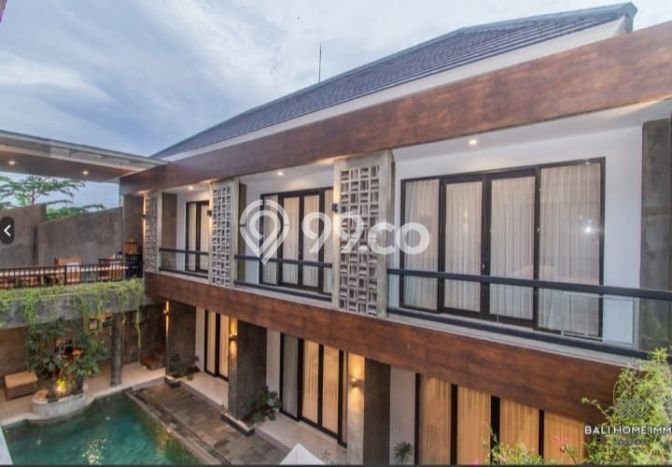 Ready to Use! Luxury House LT 400m2 Desain Elegan di Kerobokan Ready to Use! Luxury House LT 400m2 Desain Elegan di Kerobokan