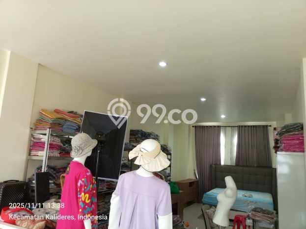 Ruko Dijual di Jakarta Barat LT 65m2 & LB 130m2 Lokasi Terbaik! Ruko Dijual di Jakarta Barat LT 65m2 & LB 130m2 Lokasi Terbaik!