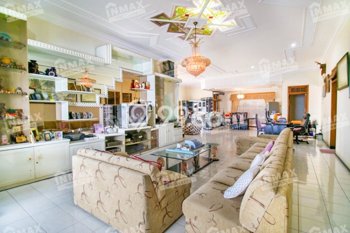 Rumah Luxury Modern Tanpa Renovasi di Malang Kota Malang Rumah Luxury Modern Tanpa Renovasi di Malang Kota Malang