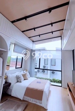 Dijual Rumah 4 Kamar Lokasi Ideal Bagus dan Strategis di Lippo Cikarang Dijual Rumah 4 Kamar Lokasi Ideal Bagus dan Strategis di Lippo Cikarang
