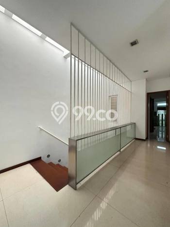 Hunian Elit LB 700m2 Siap Pakai Desain Elegan di Pondok Indah, Jakarta Selatan Hunian Elit LB 700m2 Siap Pakai Desain Elegan di Pondok Indah, Jakarta Selatan