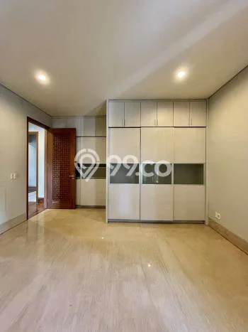 Ready to Use! Luxury House LT 651m2 Desain Elegan di Pondok Indah Ready to Use! Luxury House LT 651m2 Desain Elegan di Pondok Indah