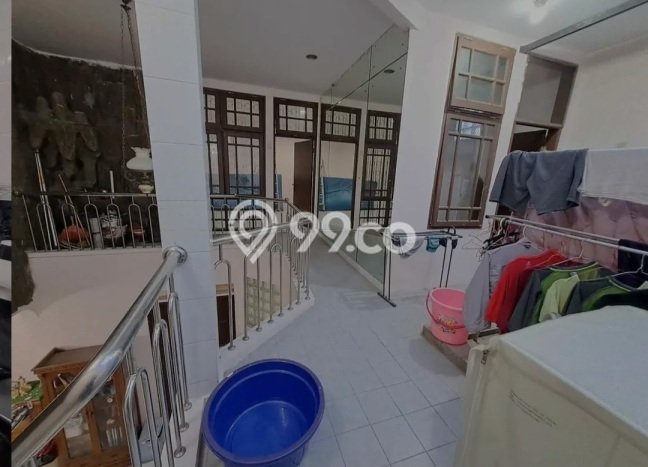 Rumah Modern 5 KT di Villa Melati Mas Tangerang Selatan Semi Furnished Rumah Modern 5 KT di Villa Melati Mas Tangerang Selatan Semi Furnished