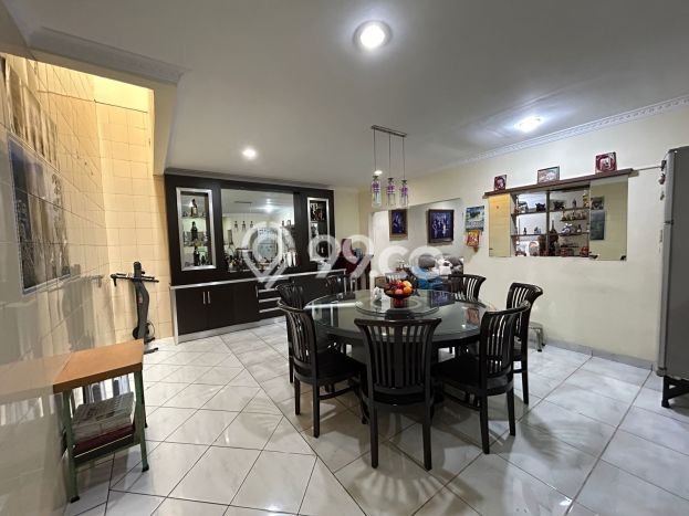Rumah Elit Modern Tanpa Renovasi di Taman Surya Jakarta Barat Rumah Elit Modern Tanpa Renovasi di Taman Surya Jakarta Barat